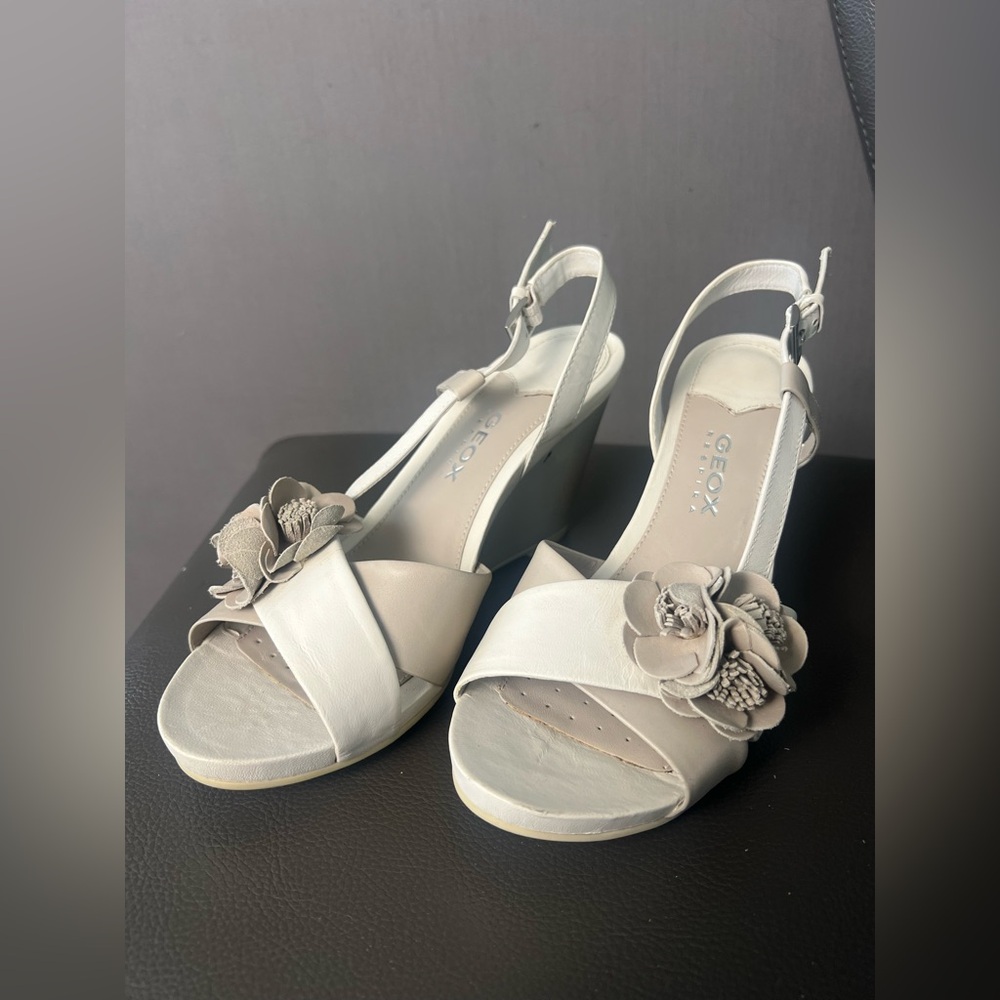 Geox White and Gray Wedge Sandals with Elegant Design